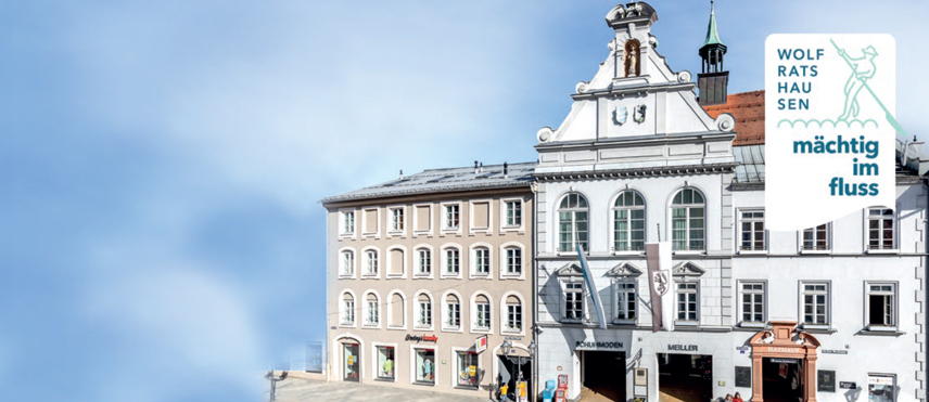 Wolfratshausen mächtig im Fluss